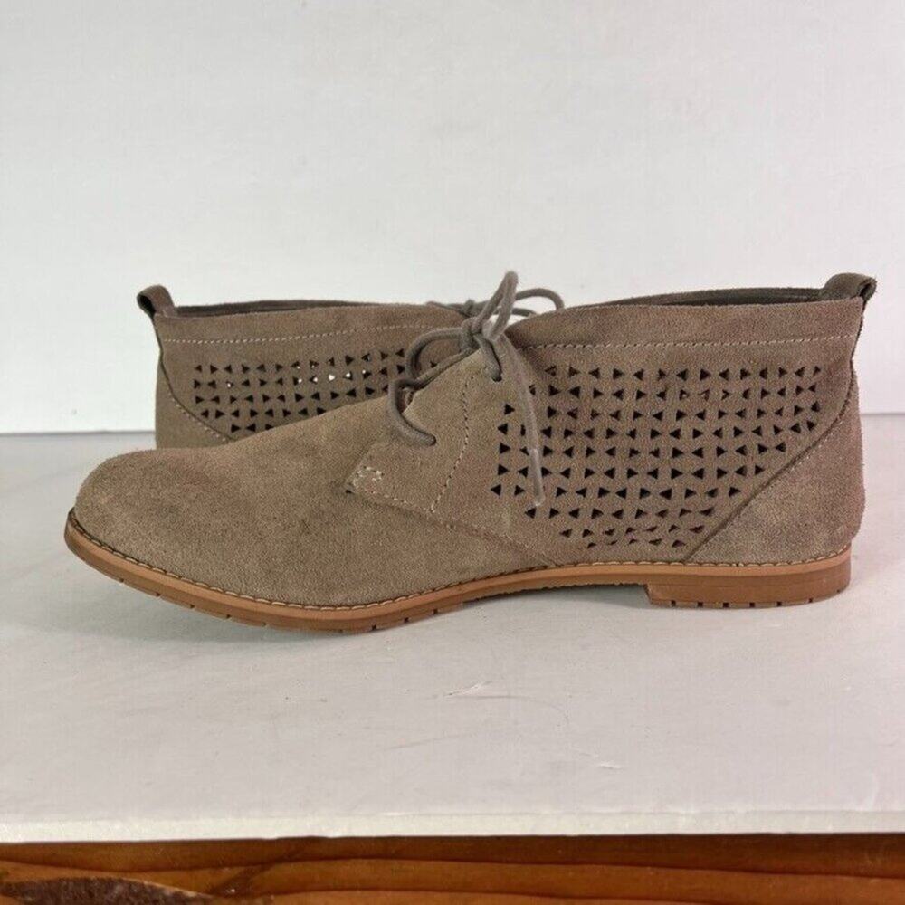 EURO SOFT By SOFFT Shoes Womens US 9.5M Tan Perforated Suede Lace Up Chukka - Picture 6 of 13